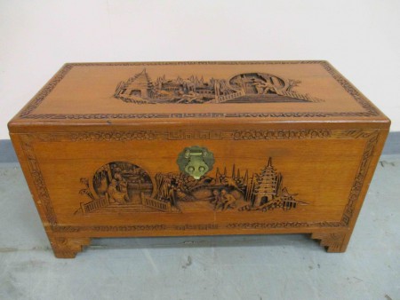 2320 - Truhla kafrova asie  72 x 35 cm  V - 38 cm  -  3 900 kc